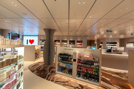 Fragrances & Cosmetics